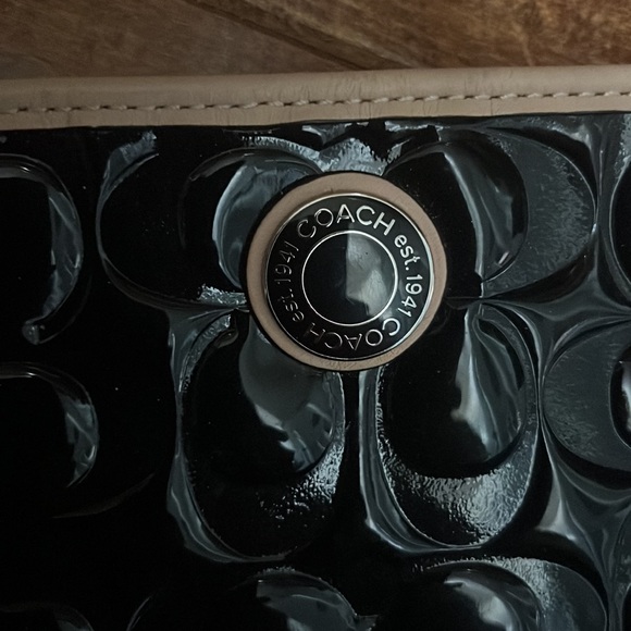 Coach - Picture 4 of 5